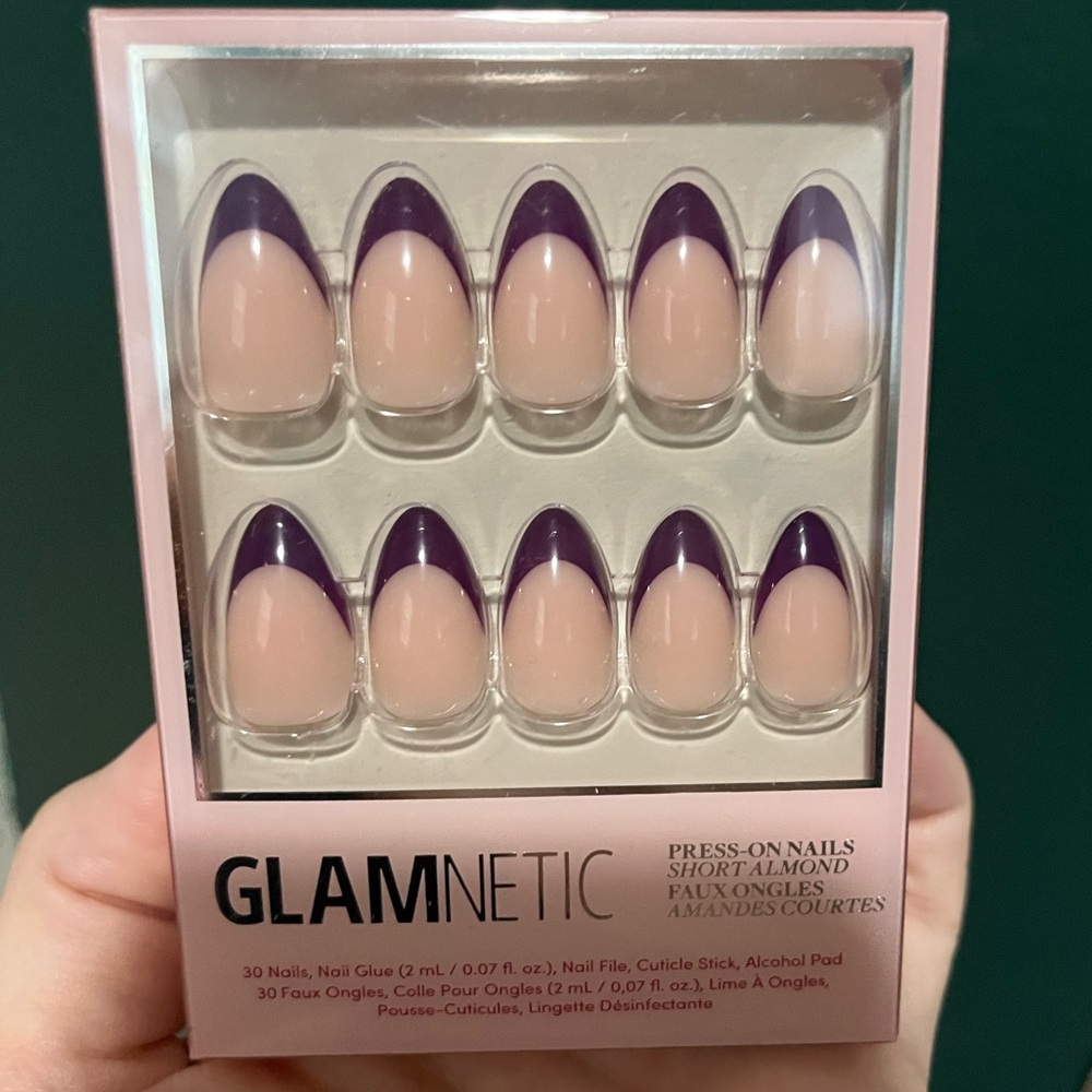 Glamnetic Plum short almond press on nails